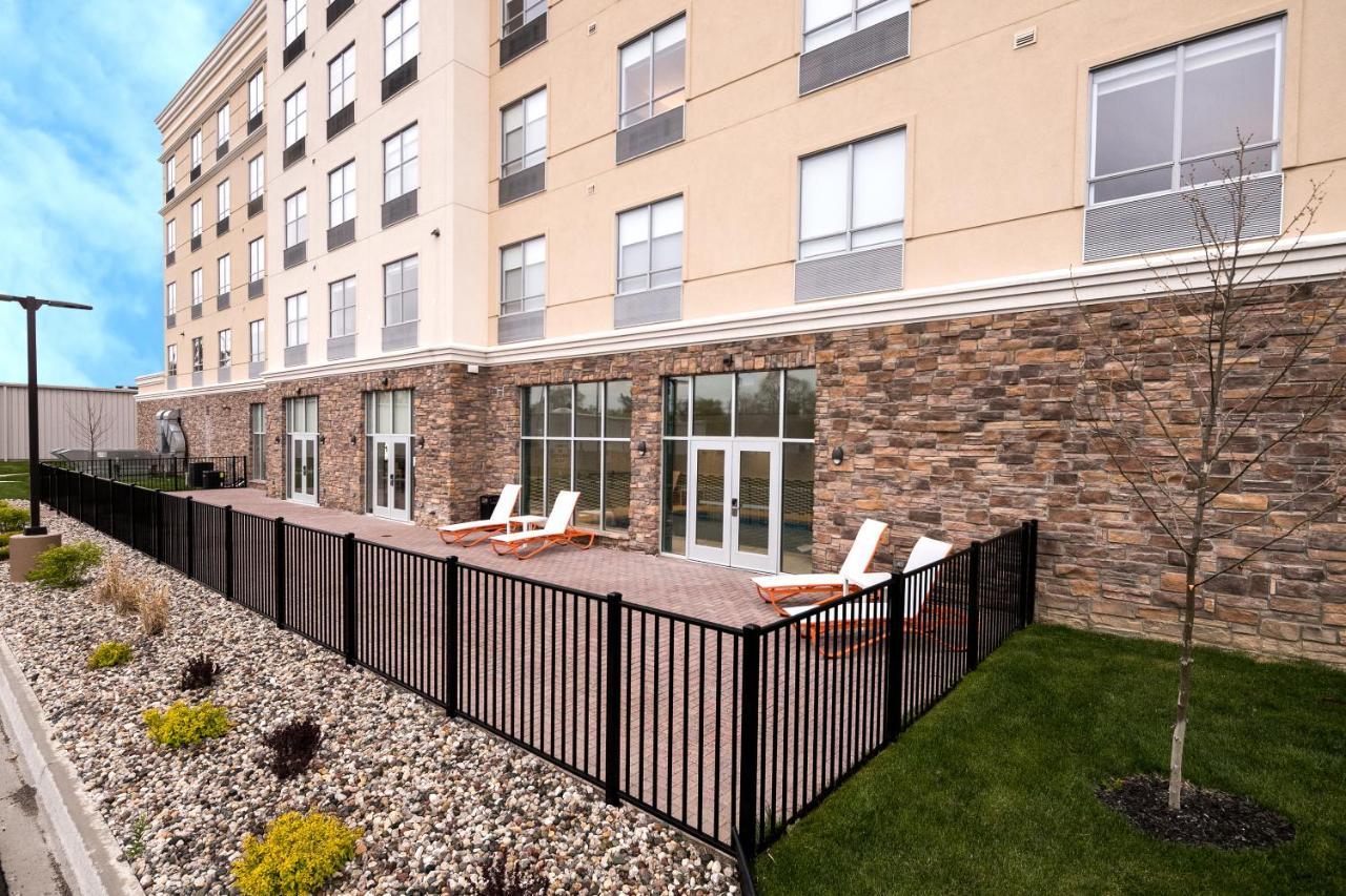 Holiday Inn & Suites Detroit - Troy By Ihg Bagian luar foto