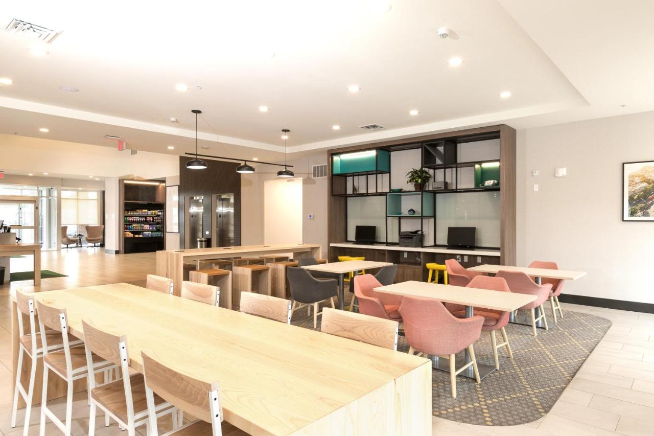 Holiday Inn & Suites Detroit - Troy By Ihg Bagian luar foto