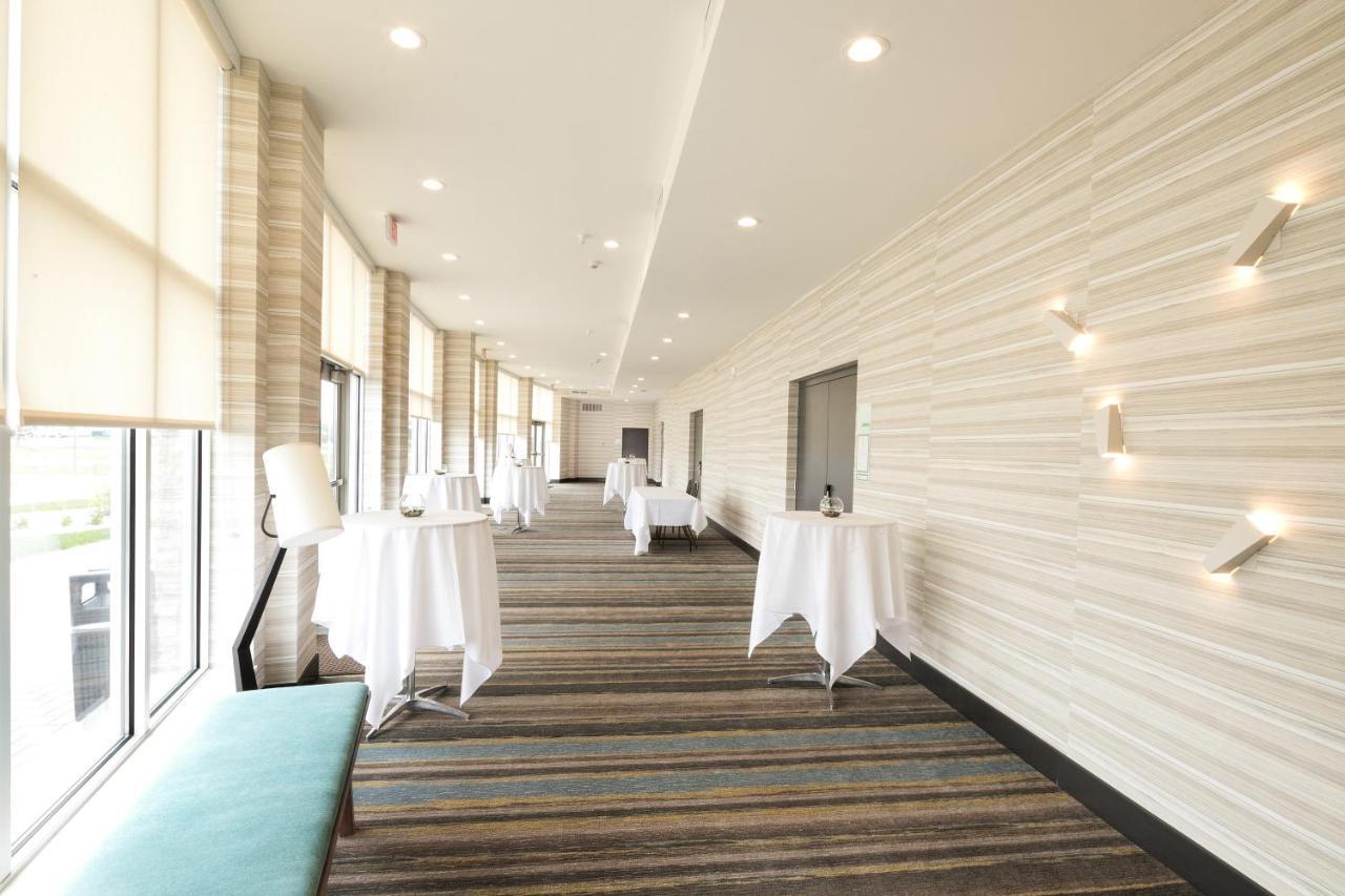 Holiday Inn & Suites Detroit - Troy By Ihg Bagian luar foto