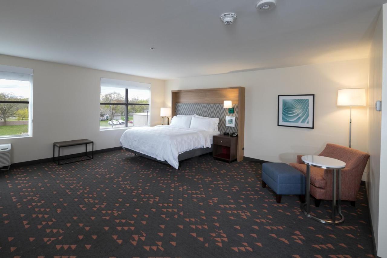 Holiday Inn & Suites Detroit - Troy By Ihg Bagian luar foto