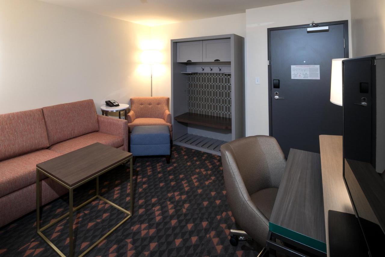 Holiday Inn & Suites Detroit - Troy By Ihg Bagian luar foto