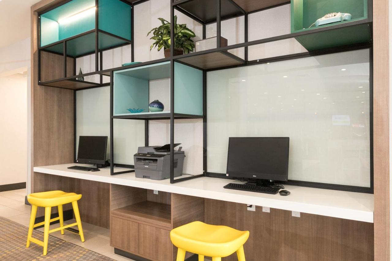 Holiday Inn & Suites Detroit - Troy By Ihg Bagian luar foto