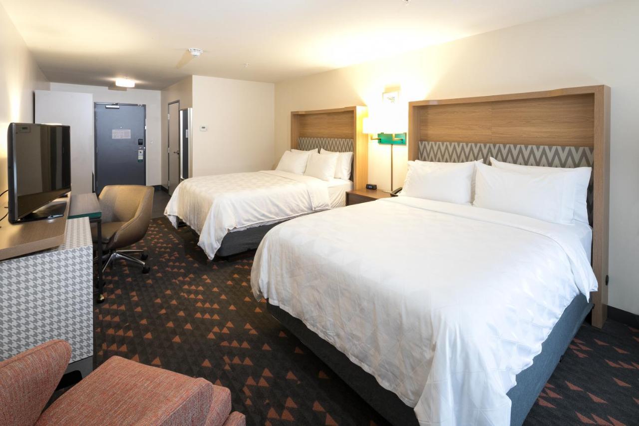 Holiday Inn & Suites Detroit - Troy By Ihg Bagian luar foto