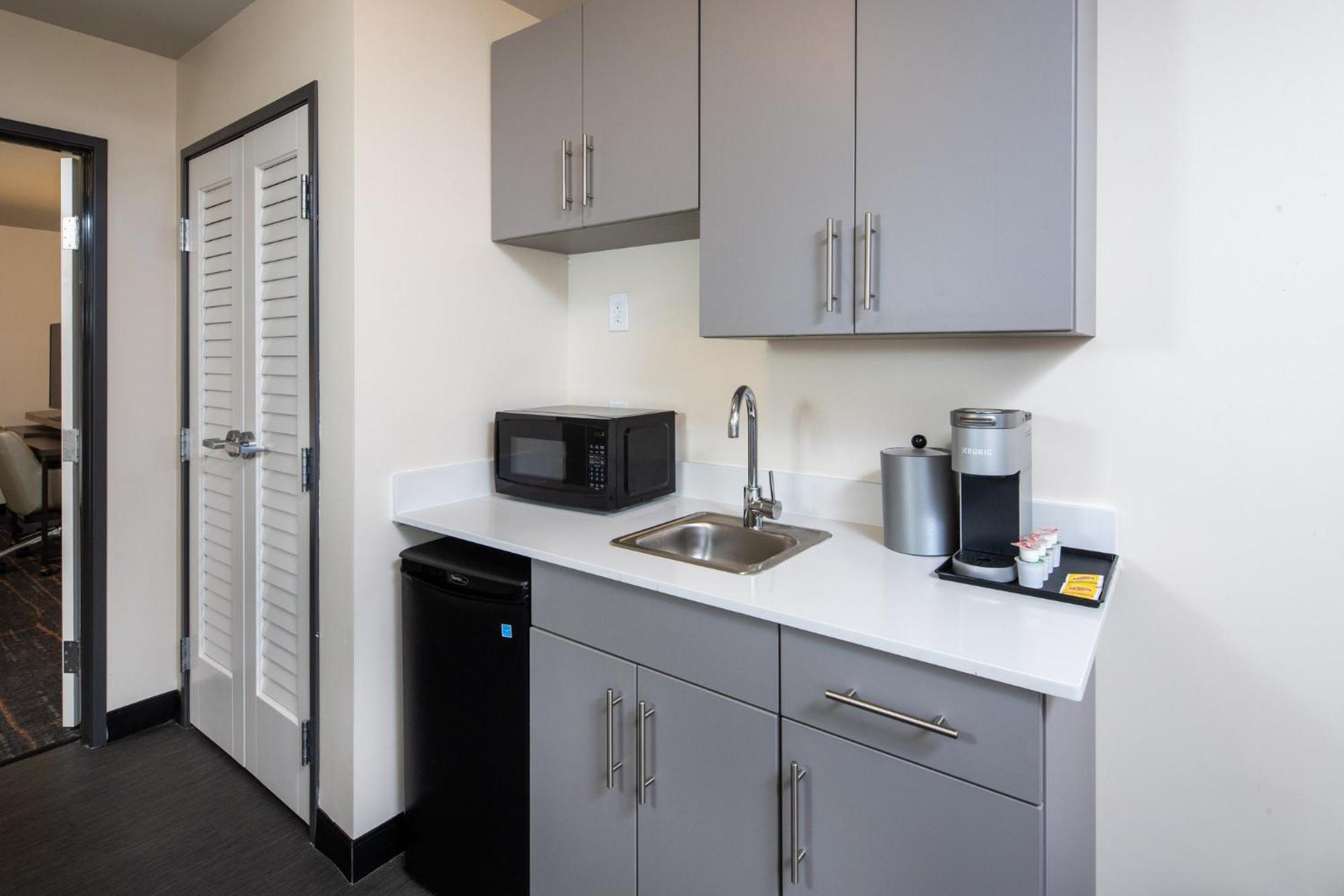 Holiday Inn & Suites Detroit - Troy By Ihg Bagian luar foto