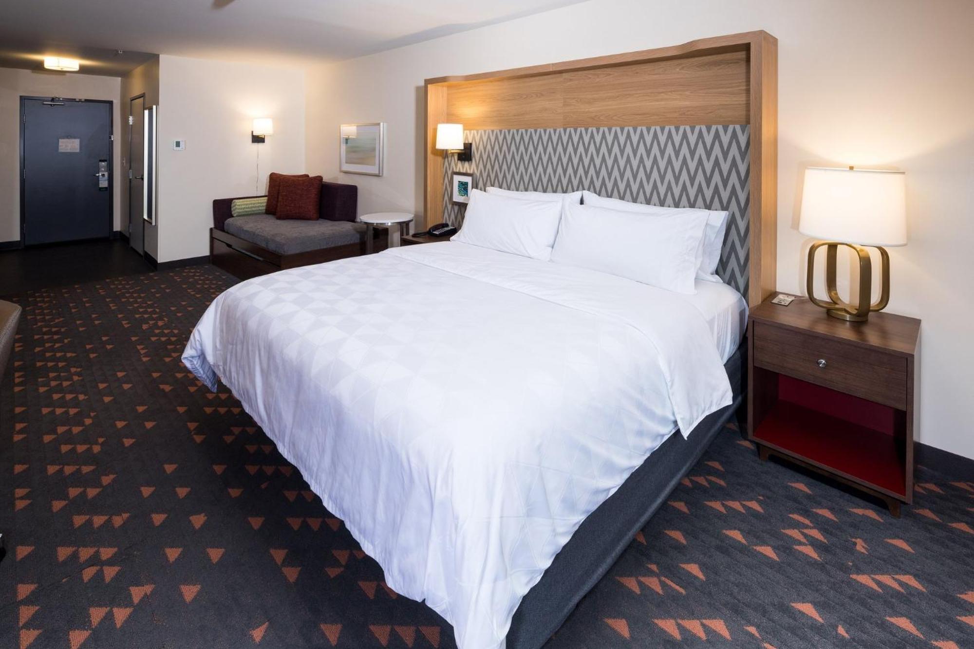 Holiday Inn & Suites Detroit - Troy By Ihg Bagian luar foto