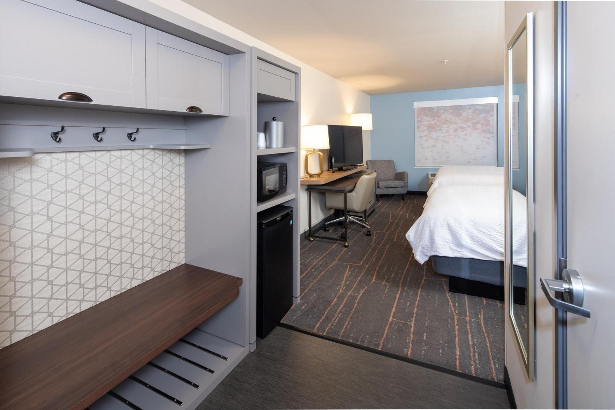 Holiday Inn & Suites Detroit - Troy By Ihg Bagian luar foto