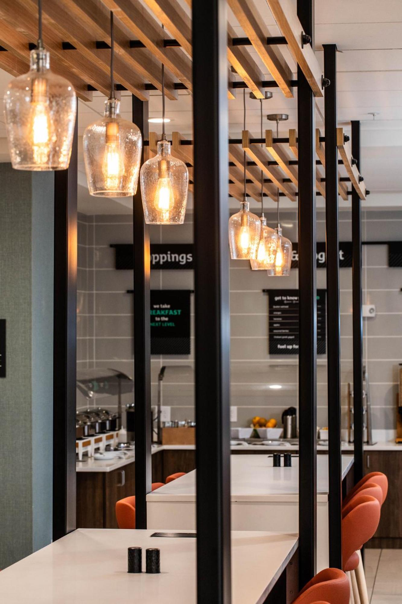 Holiday Inn & Suites Detroit - Troy By Ihg Bagian luar foto