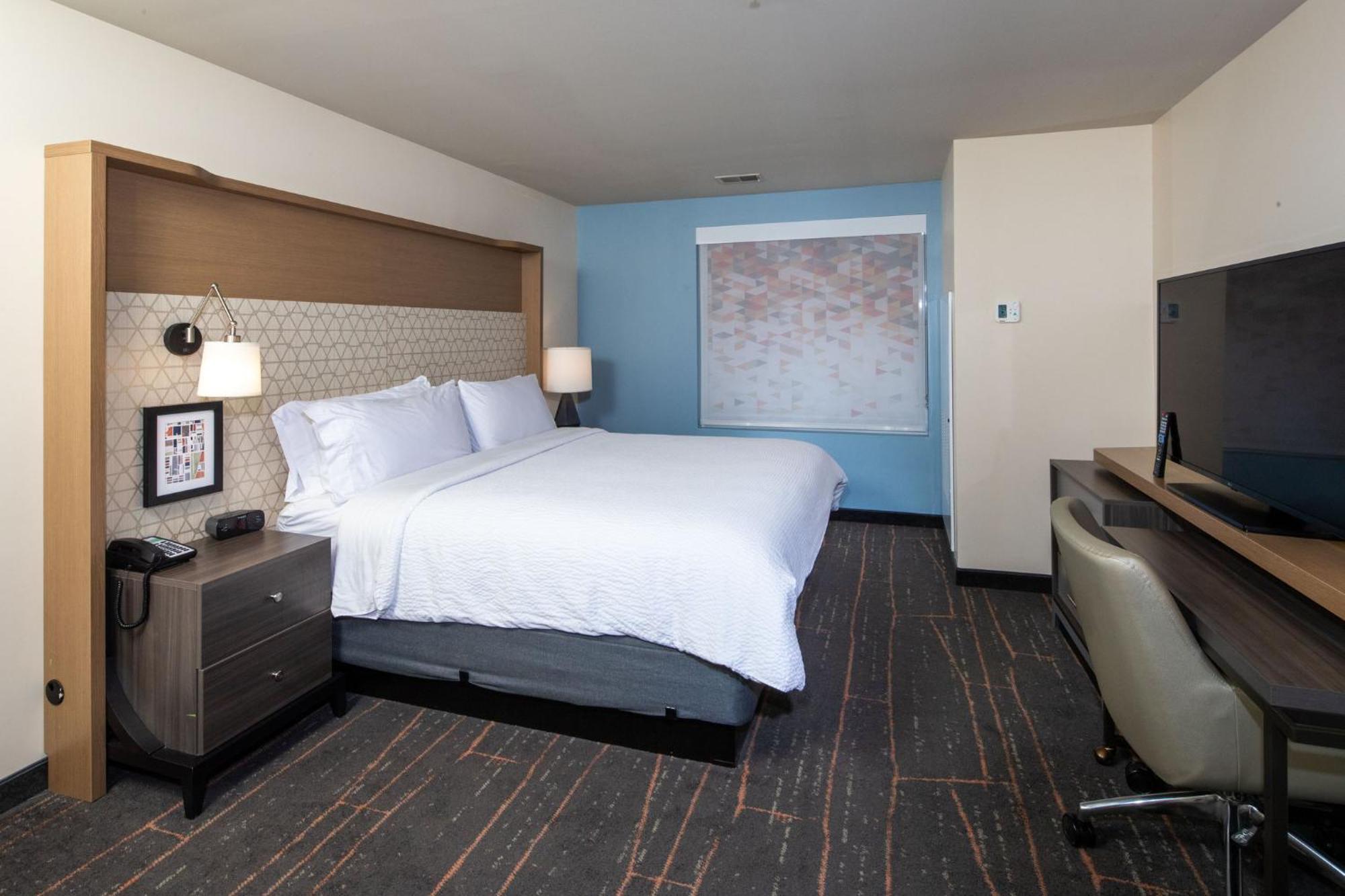 Holiday Inn & Suites Detroit - Troy By Ihg Bagian luar foto