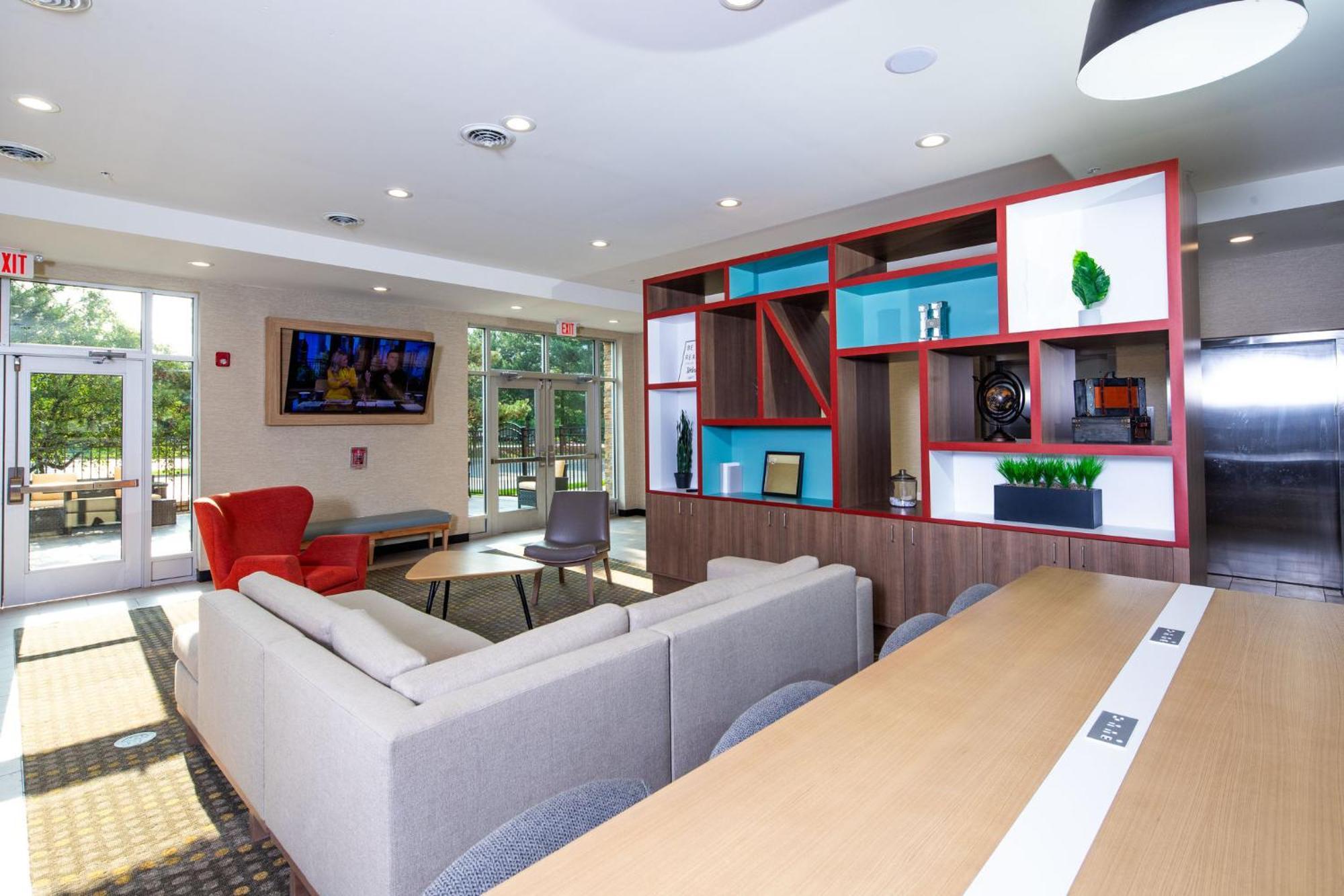 Holiday Inn & Suites Detroit - Troy By Ihg Bagian luar foto