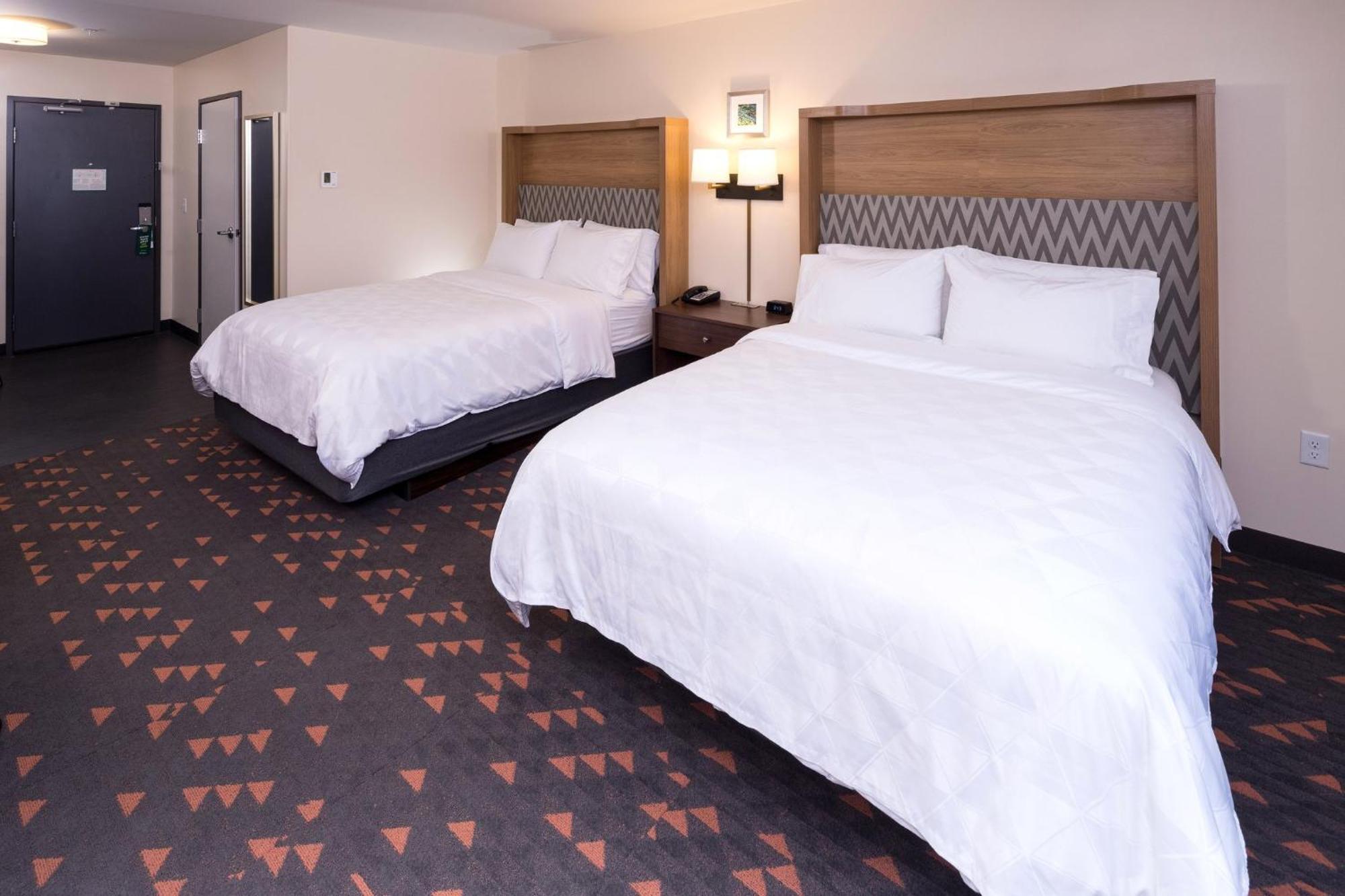 Holiday Inn & Suites Detroit - Troy By Ihg Bagian luar foto