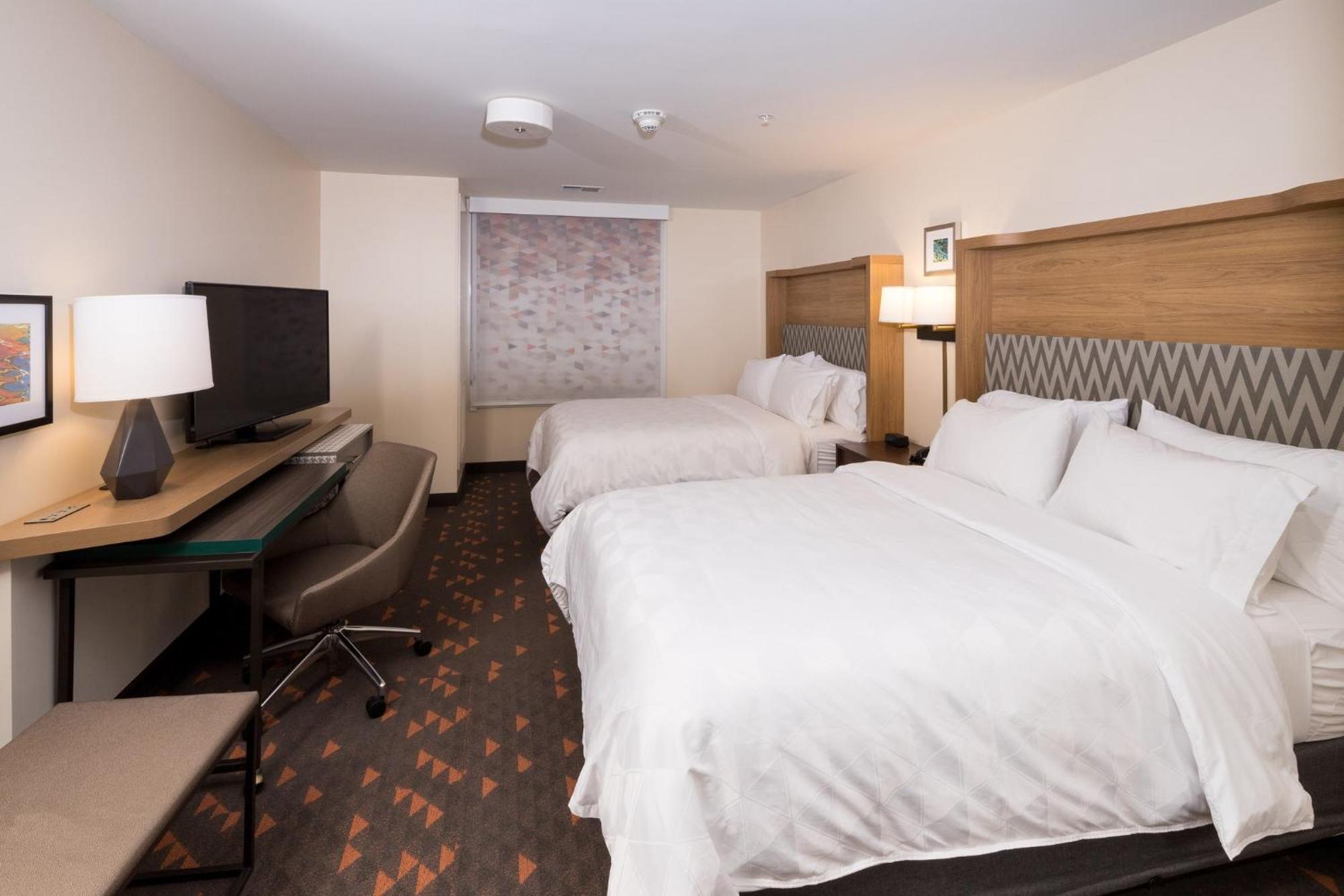 Holiday Inn & Suites Detroit - Troy By Ihg Bagian luar foto