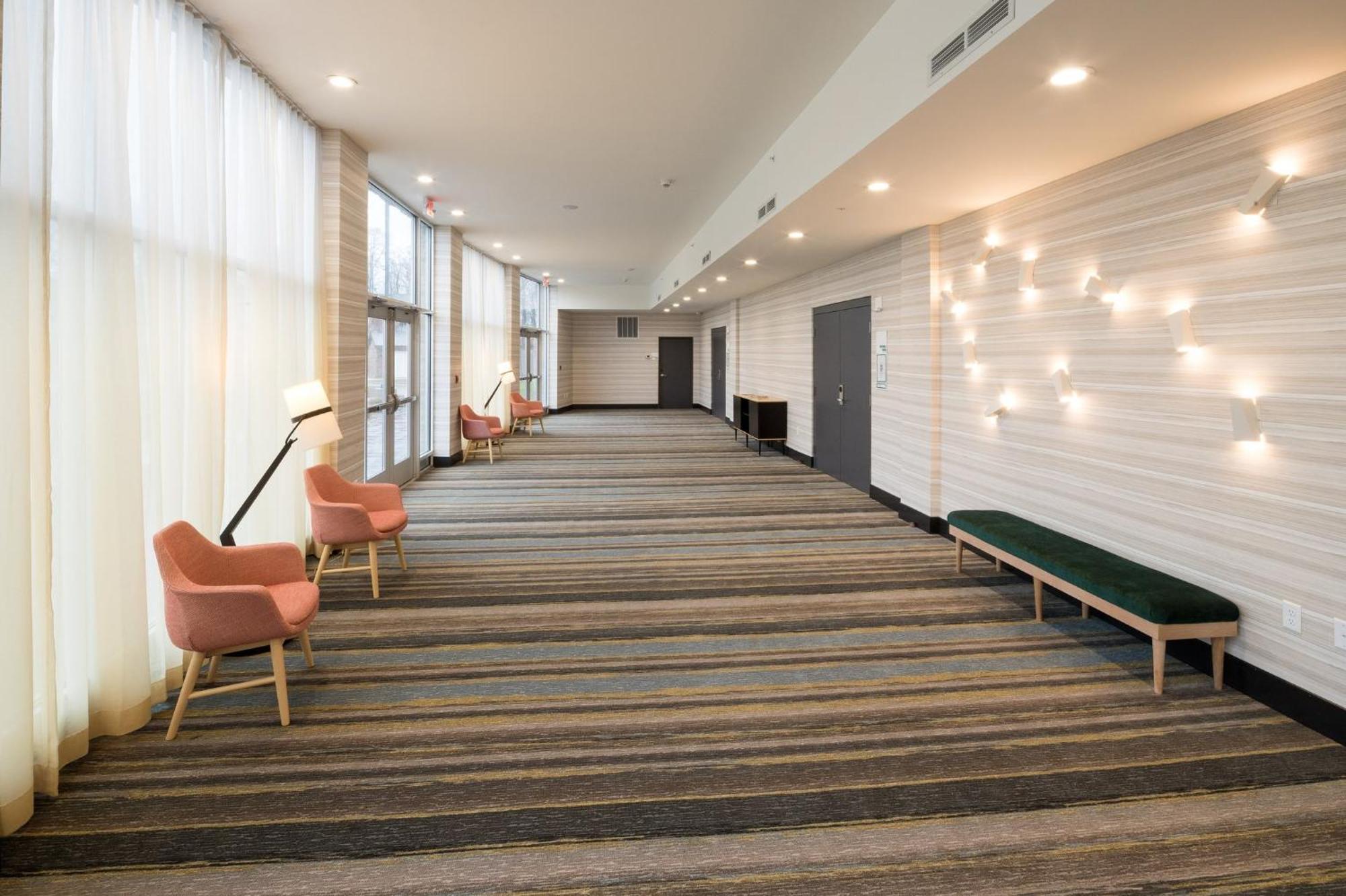 Holiday Inn & Suites Detroit - Troy By Ihg Bagian luar foto